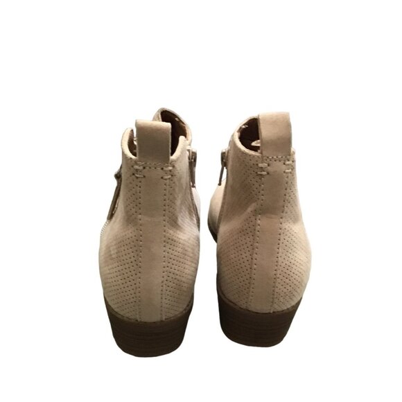 UNIVERSAL THREADS Perforated Beige Ankle Booties With Side Zippers Size 8 - Picture 4 of 7